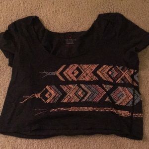 Cropped tribal shirt